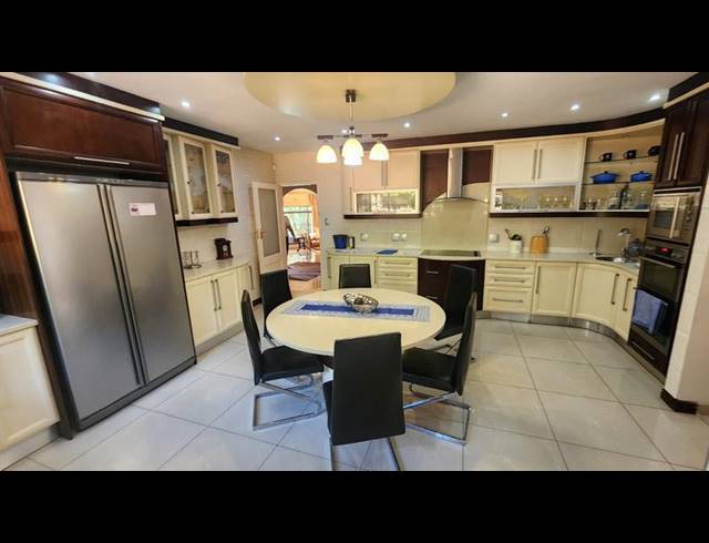 5 BEDROOM HOUSE FOR SALE IN GLENVISTA